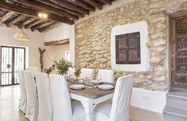 Hillside Villa With Sea-views - Photo 32