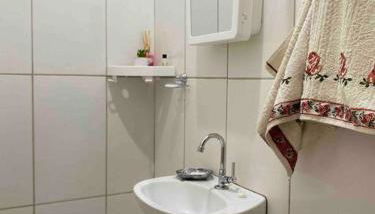 Kitnet Moderna, confortável , climatizada é linda 7A - Foto 2