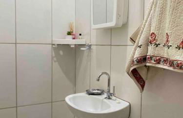 Kitnet Moderna, confortável , climatizada é linda 7A - Foto 2