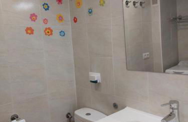 Vistas al mar. Junto a la playa. Garaje y piscina. - Photo 14