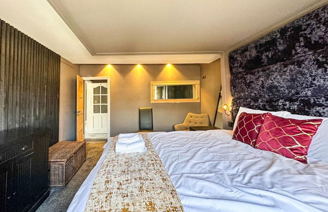 Beautiful Detached Villa - Jacuzzi Bath - Parking - Foto 45