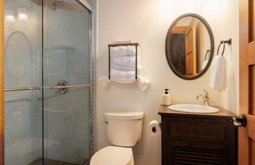 Sleeps 16-Hottub-Sauna-Pet Friendly-7 Min to Ski - Foto 21