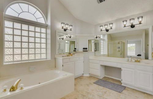 Amazing Modern Spacious Home with Pool - Foto 21