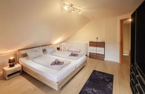 Ferienhaus Kleine Kinzig: Idyllisch | Sauna | Hot Tub | Kamin - Foto 14