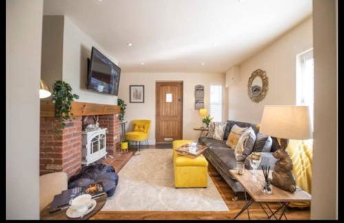 Stunning views, Hot tub, 5 mins to Chester - Photo 2