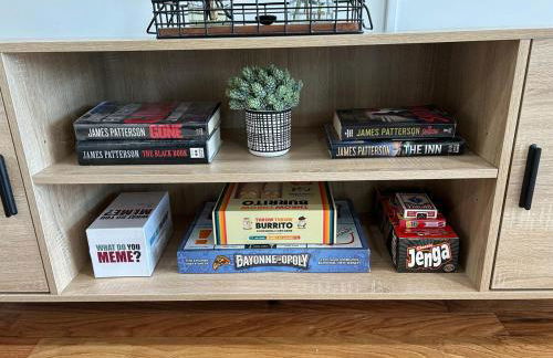 NYC 20min, Sleeps 10, Free Parking, Patio - Foto 7