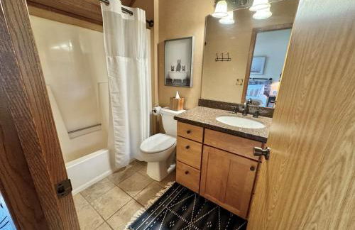 Cozy Townhome at Lutsen Mtn - Ski-in, Ski-out, Pool, Hot Tub, Fitness Center, resort amenities galore! - Foto 24