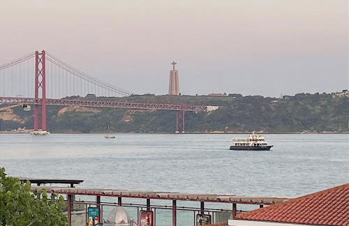 Cozy 3 Bedroom Apartment in Belem Lisbon 3 to 5 Guests - Photo 45