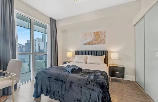 Lanterra Downtown Cn Tower - Photo 32