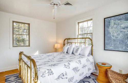 Riverfront Gem with Fire Pit in Eden - Foto 20