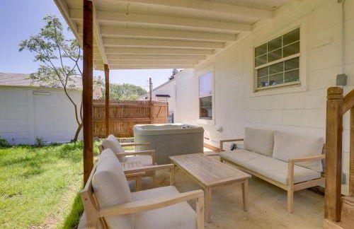 Walk to Cowboys Games Arlington Home with Hot Tub! - Foto 17