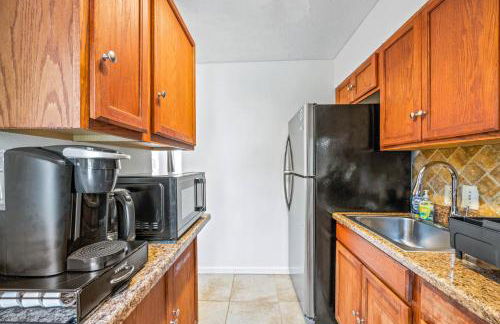 --Free Parking & 2 King Beds -- Vintage Retreat -- Floyd's Freedom - Foto 26