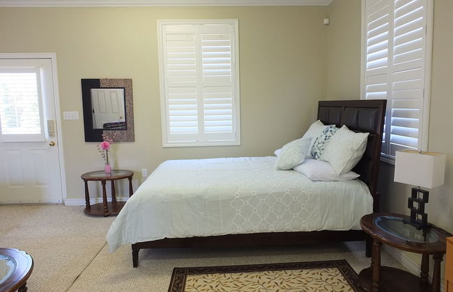 Bluewaters Retreat Bachelor Unit - Photo 3