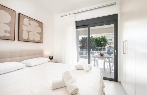 Estia Comfort Stay - Photo 16