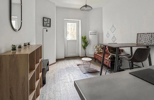 T2 cosy avec terrasse privée à Montluçon - Foto 8