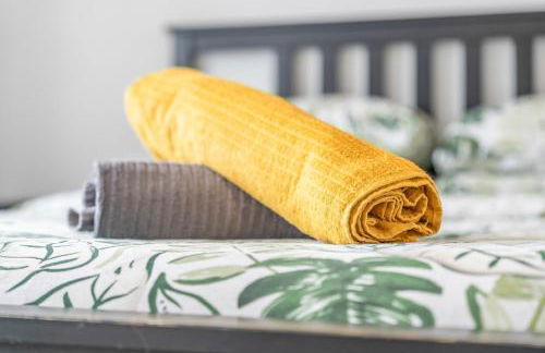 #53 Stylish 4 Bed Home 2 Full 1 Half Bath Free Parking - Foto 45