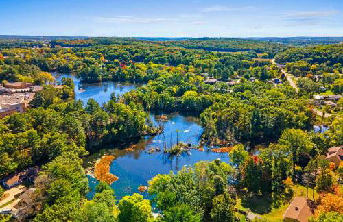 Antiquing and Fishing Riverfront Waupaca Home! - Foto 45