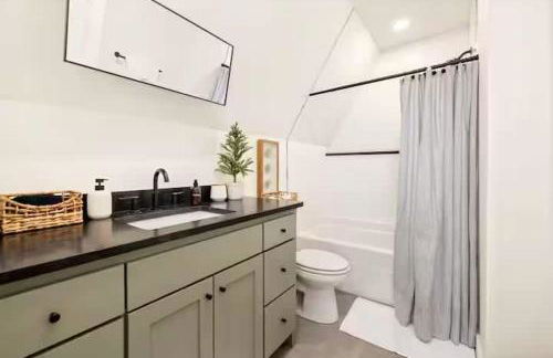 Adventure Barn - On HGTV Fixer to Fab -Access MTB - Foto 53