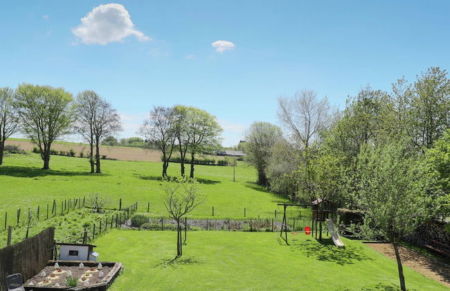 Cushy Holiday Home With Fenced Garden - Photo 25