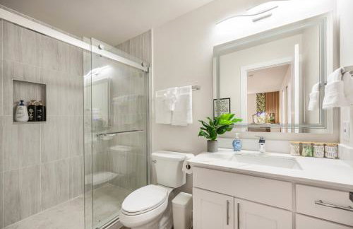 Newly Remodeled Hilltop 4B Retreat with Gym - Foto 35