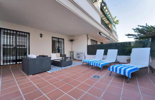 Apartamento con enorme terraza en complejo con piscina en Nueva Andalucía - Lorcrimar - Foto 13