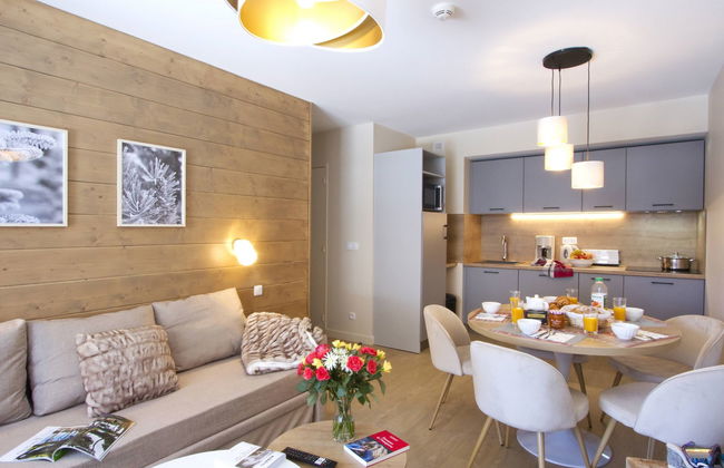 3 bedroom Apartment in Huez with swimming pool and sauna - Photo 3