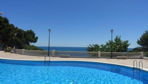 Beachfront, pool, air conditioning, 3 bedrooms, sea view - Photo 2