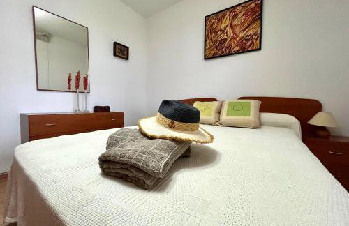 Almerimar Amplio Apartamento de 3 Habitaciones con Piscina, pista de padel, futbol y Garaje Cubierto para 2 Coches en Altas Entinas - Foto 8