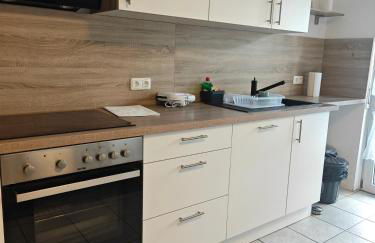 Haus 2 Etagen Garten 1 Badezimmer,1 Gäste Wc 200 Qm 5 Betten Gehoben mit Garten - Foto 16