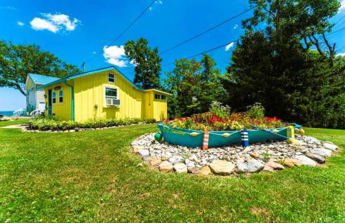 LemonDrop Lake-Front Cottage - Foto 1