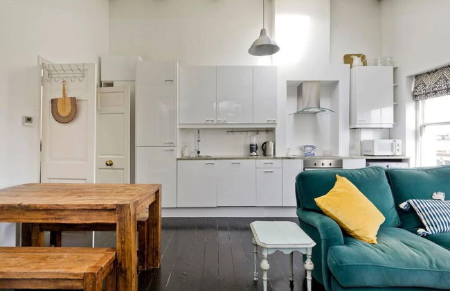 1 Bed Bohemian Loft Style Apt - Foto 14