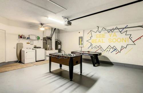 H504E Single Level POOL Home Themed Room by Disney - Foto 26