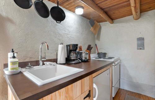 Rustic Baileys Retreat Cabin Near Wineries! - Foto 11