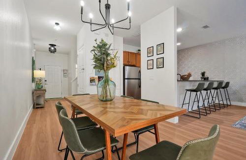 Trendy Retreat - Great Location - Fully Loaded - Foto 45