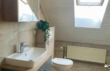 Appartio - Ferienwohnung "Dorfblick" Dachgeschoss - 6 Personen - Netflix - Waschmaschine - Foto 3