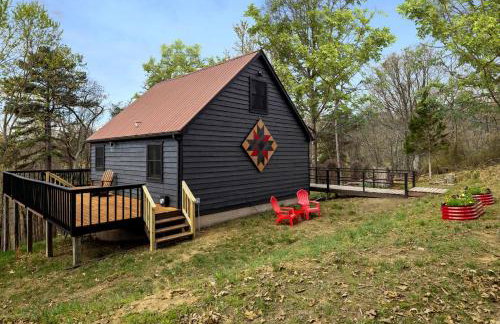 Vibrant Woodland Cabin Sanctuary near Great Cacapon River in West Virginia - Foto 39