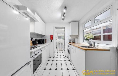 Stylist and Cosy 3 Bed House Leytonstone Sleeps 7 - Foto 3