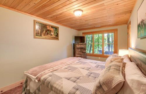 Luxe Mountain Escape with Hot Tub and Gym Near Boone! - Foto 28