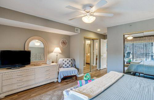 Lakefront Osage Beach Abode w/ Grill & Pool Access - Foto 10