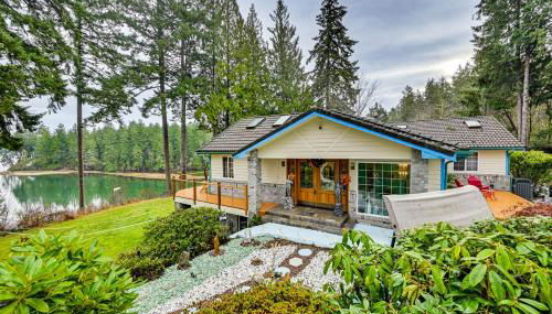 Steps to Shore Seaside Olympia Retreat with Hot Tub - Foto 1