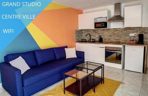 GRAND STUDIO AMIENS GARE TOUT CONFORT WIFI NETFLIX 2PERS - Foto 16