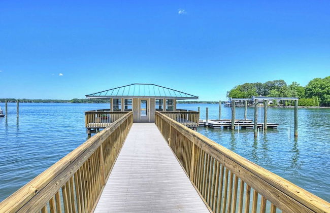 Water, Water Everywhere by Avantstay Pool + Dock - Foto 18