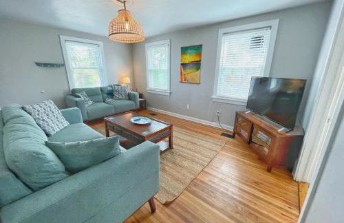 Seas the Day - 4 blocks to the beach, restaurant, and bar district - great deck and outdoor space!! - Foto 11