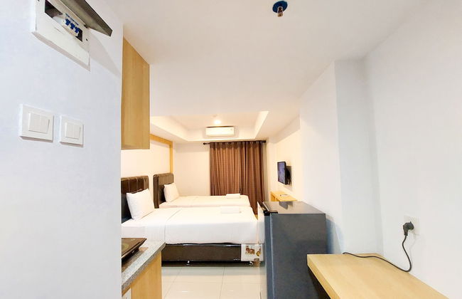 Homey And Comfortable Studio At De Prima Apartment - Photo 12