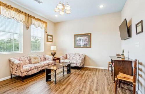 Penthouse on Claiborne - Foto 2