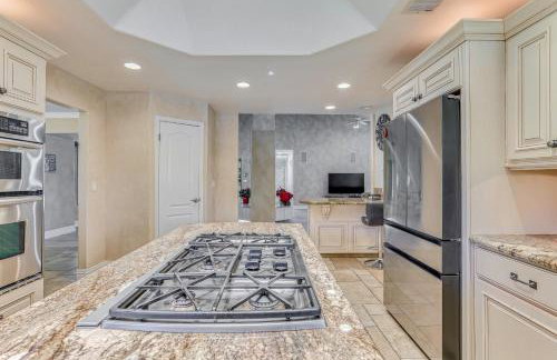 Billiards & Private Pool: Bright Clovis Home! - Foto 10