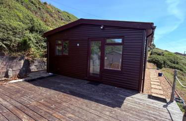 Cliff top chalet with stunning ocean views - Photo 6