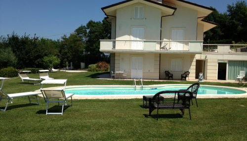 Comfortable villa lower level in Montelabbate with private pool - Foto 2
