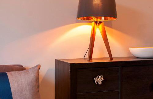 Pass the Keys Spacious and modern house with Free Parking - Photo 9