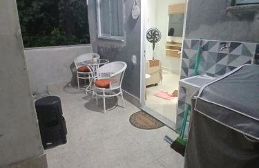 Casa c AR - condomínio prox ParkShopping Cpo Grande a 30 minutos do Recreio, c 2 TVs Smart de 50 e 43 polegadas-varanda privativa- cozinha completa e séries liberadas - CS4 - Photo 22